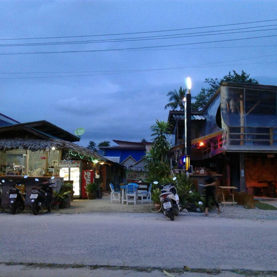 The Pier Homestay Thongsala Exterior photo